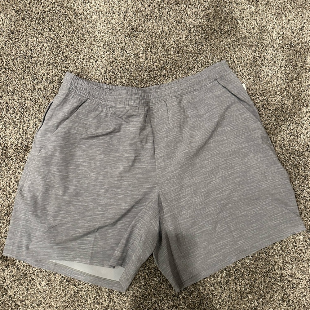 lululemon athletica Light Gray Men's Athletic Shorts Pace breaker short 7’ LL